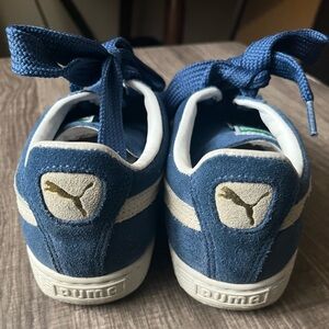 PUMA Suede VTG Navy Sneakers
